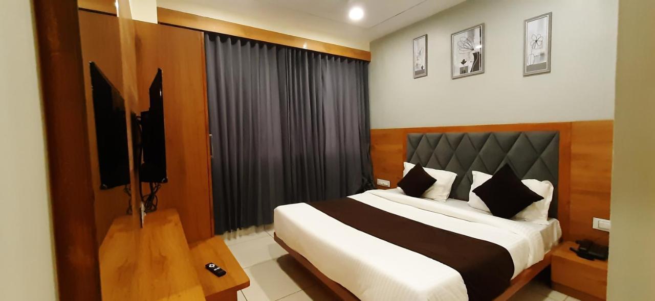 Hotel Suncity Ahmedabad Eksteriør billede