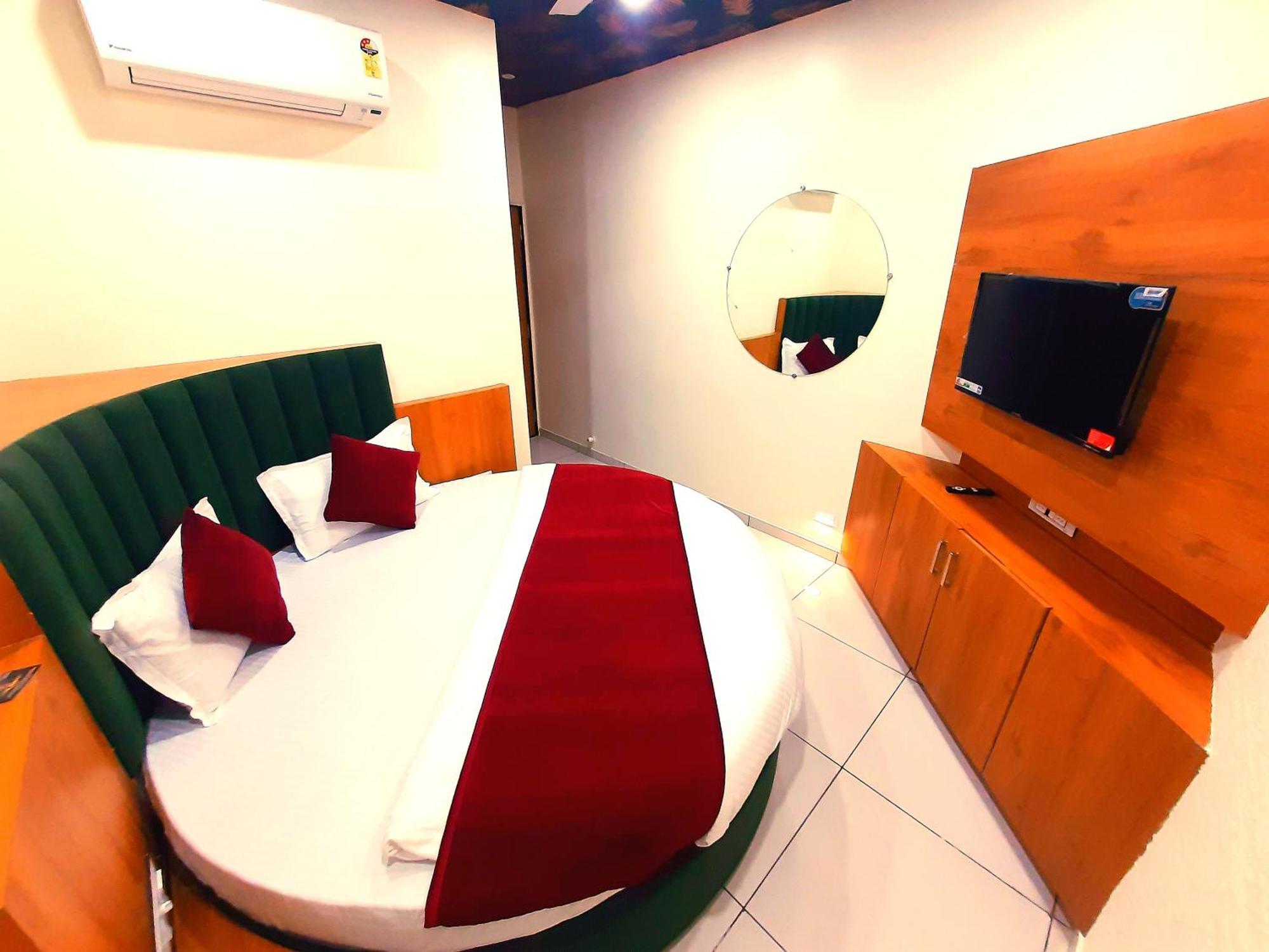 Hotel Suncity Ahmedabad Eksteriør billede