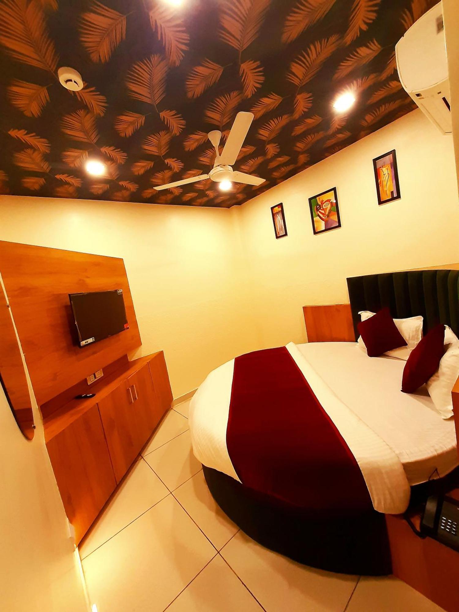 Hotel Suncity Ahmedabad Eksteriør billede