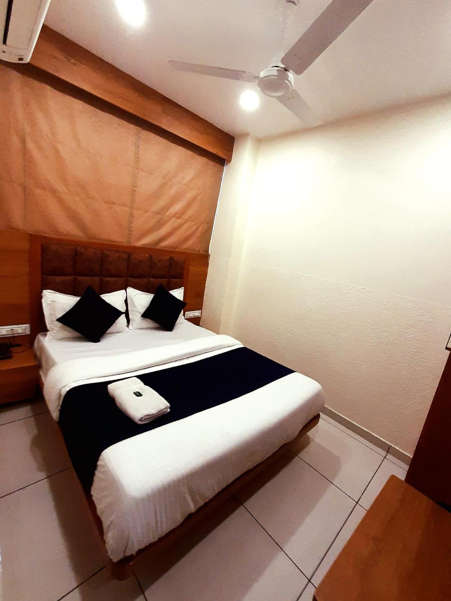 Hotel Suncity Ahmedabad Eksteriør billede