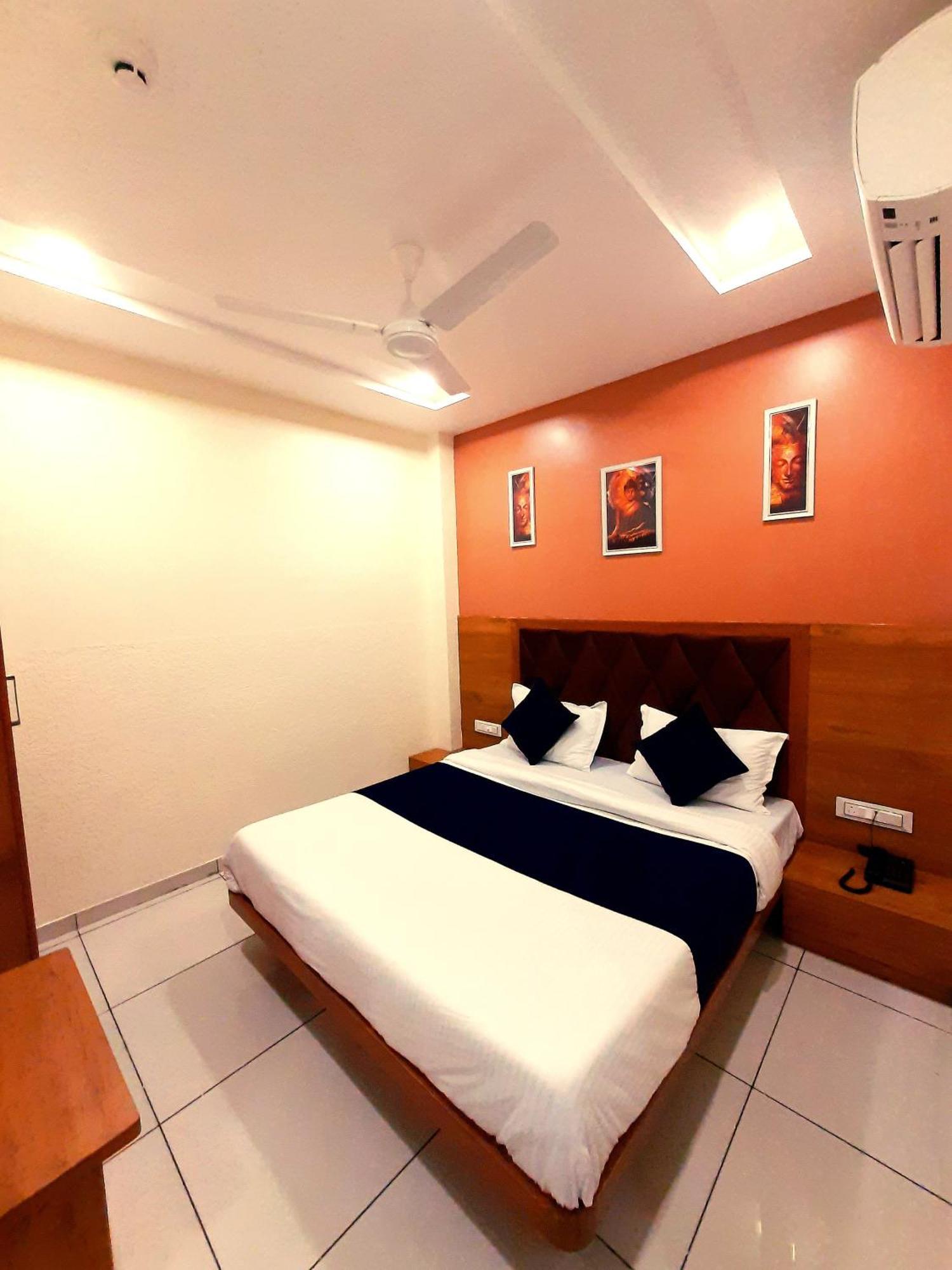 Hotel Suncity Ahmedabad Eksteriør billede