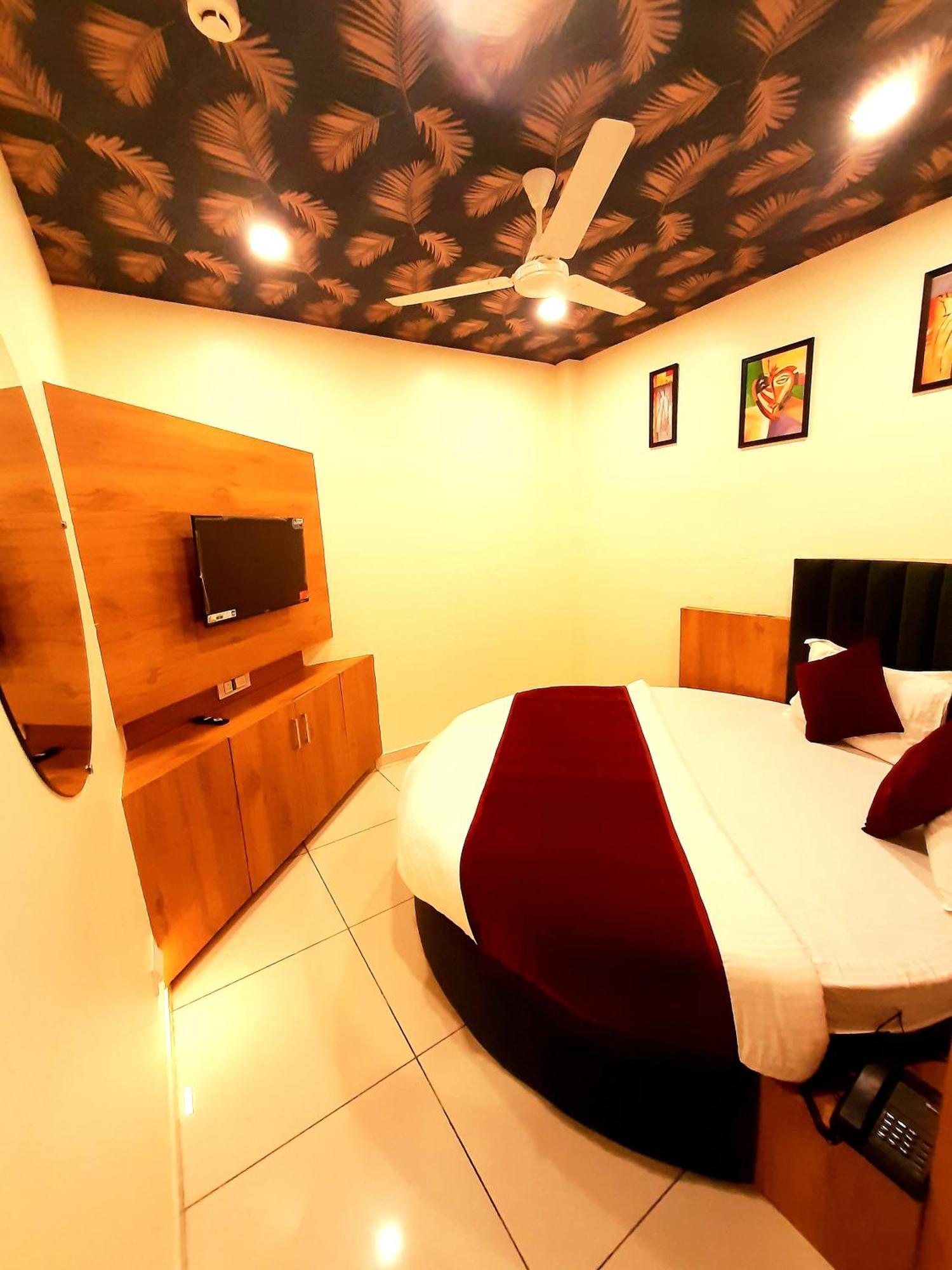 Hotel Suncity Ahmedabad Eksteriør billede