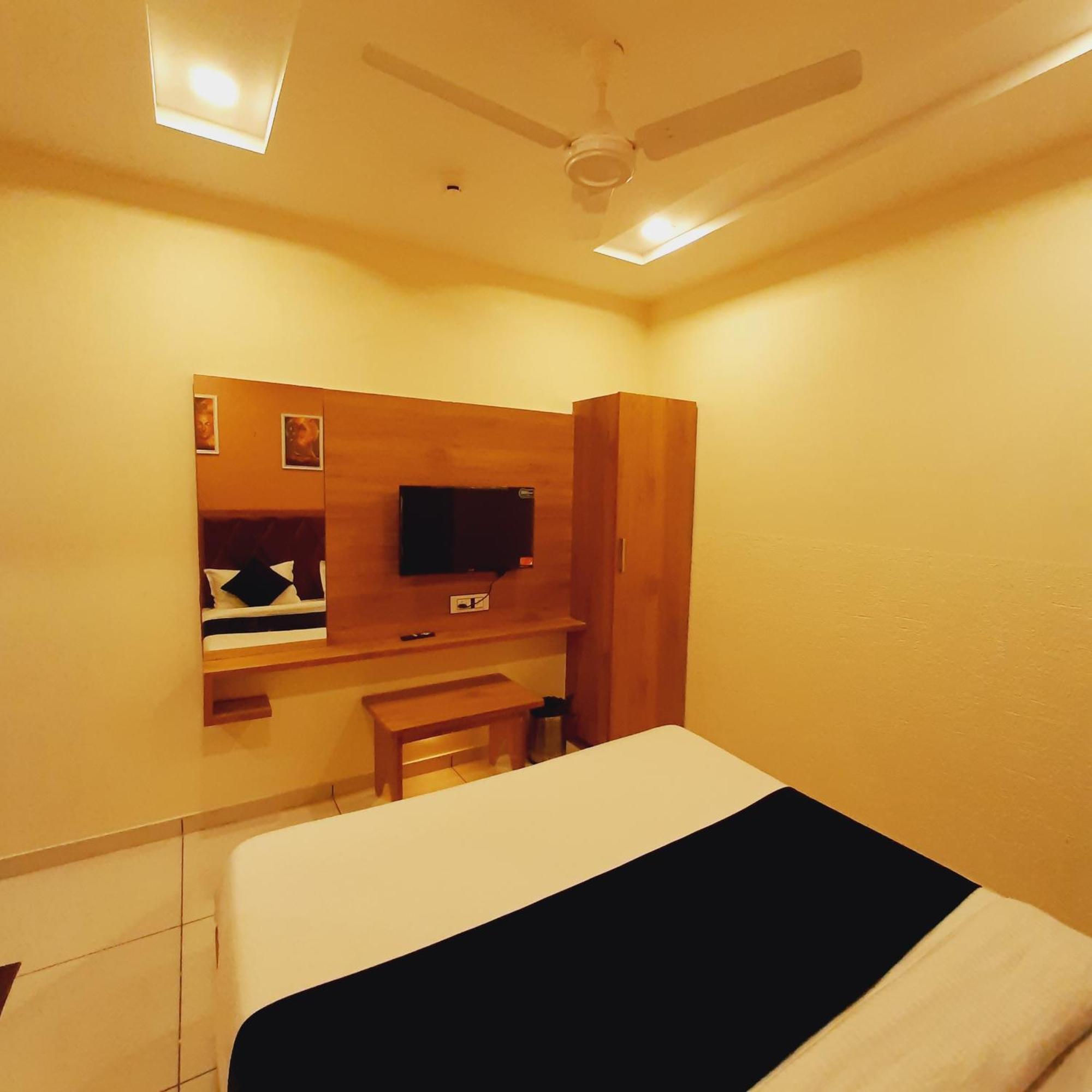 Hotel Suncity Ahmedabad Eksteriør billede