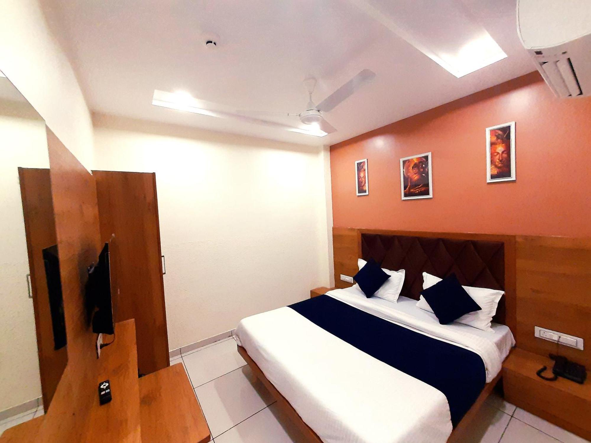 Hotel Suncity Ahmedabad Eksteriør billede
