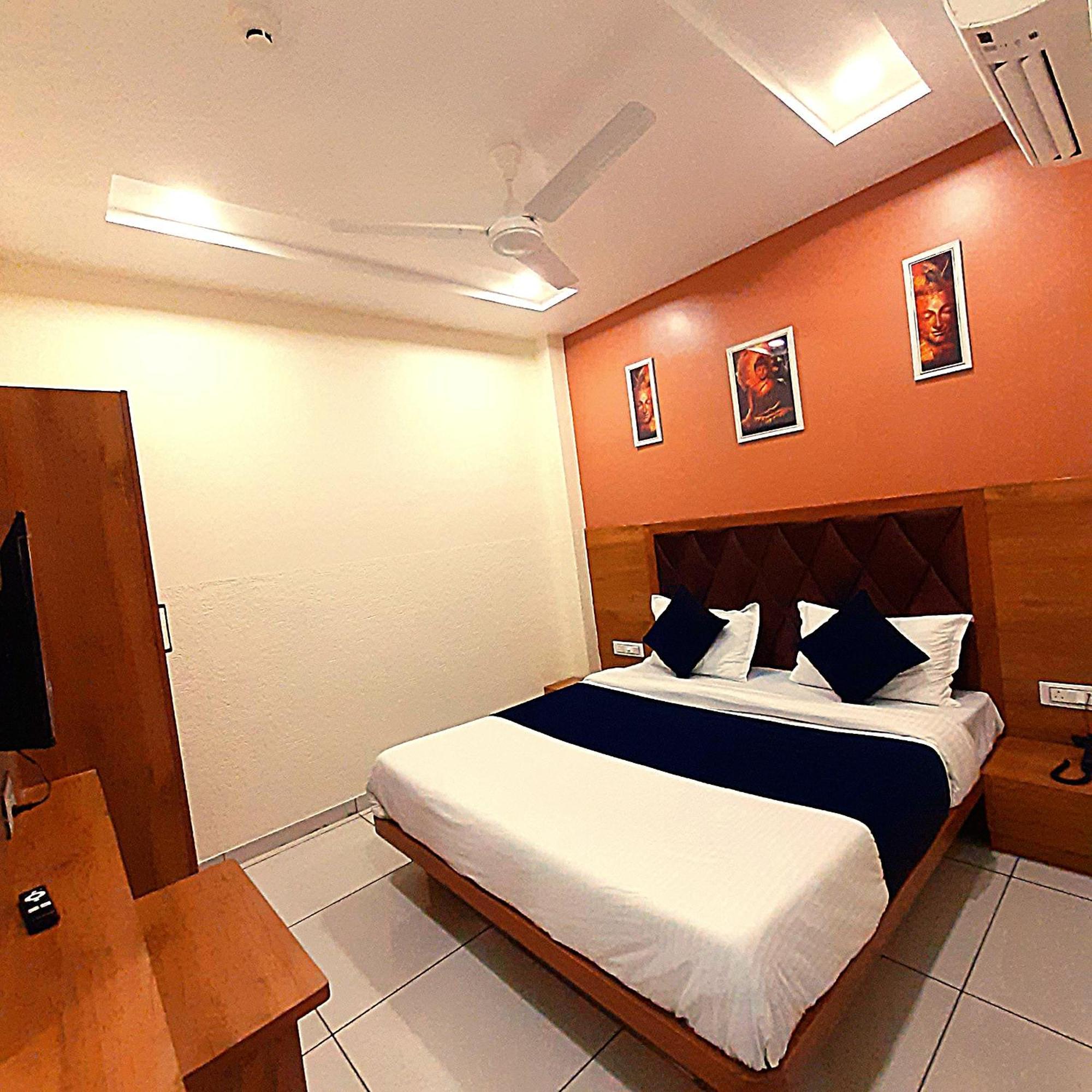 Hotel Suncity Ahmedabad Eksteriør billede