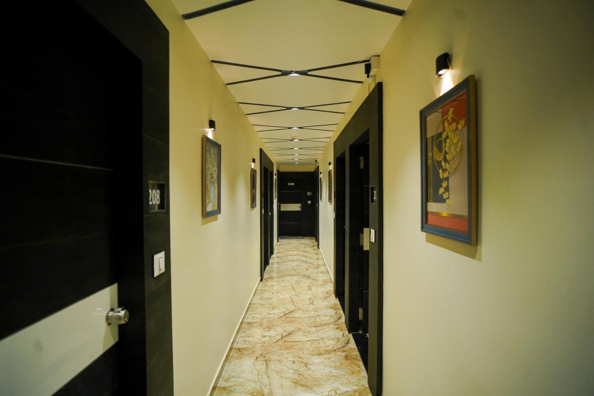 Hotel Suncity Ahmedabad Eksteriør billede