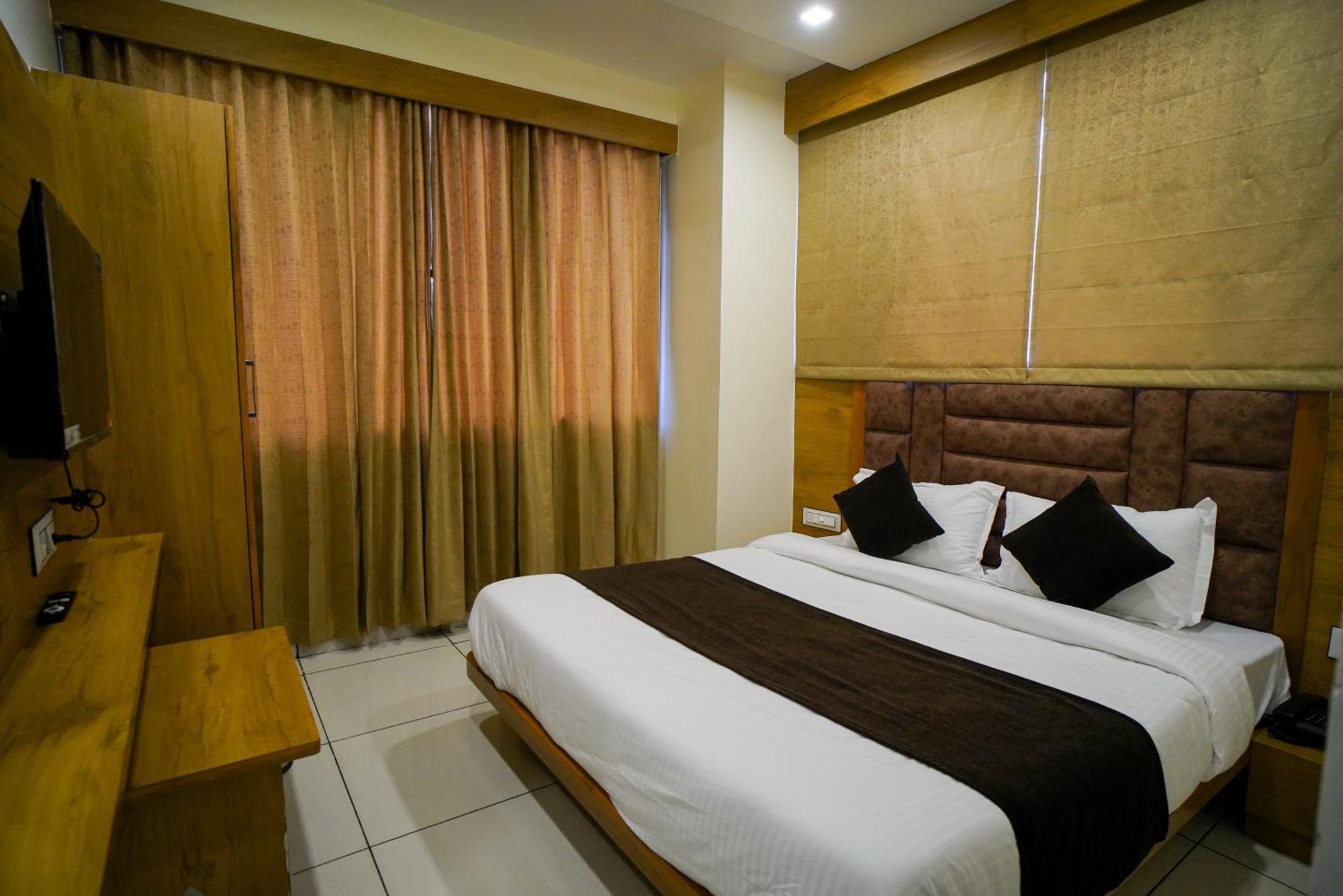 Hotel Suncity Ahmedabad Eksteriør billede