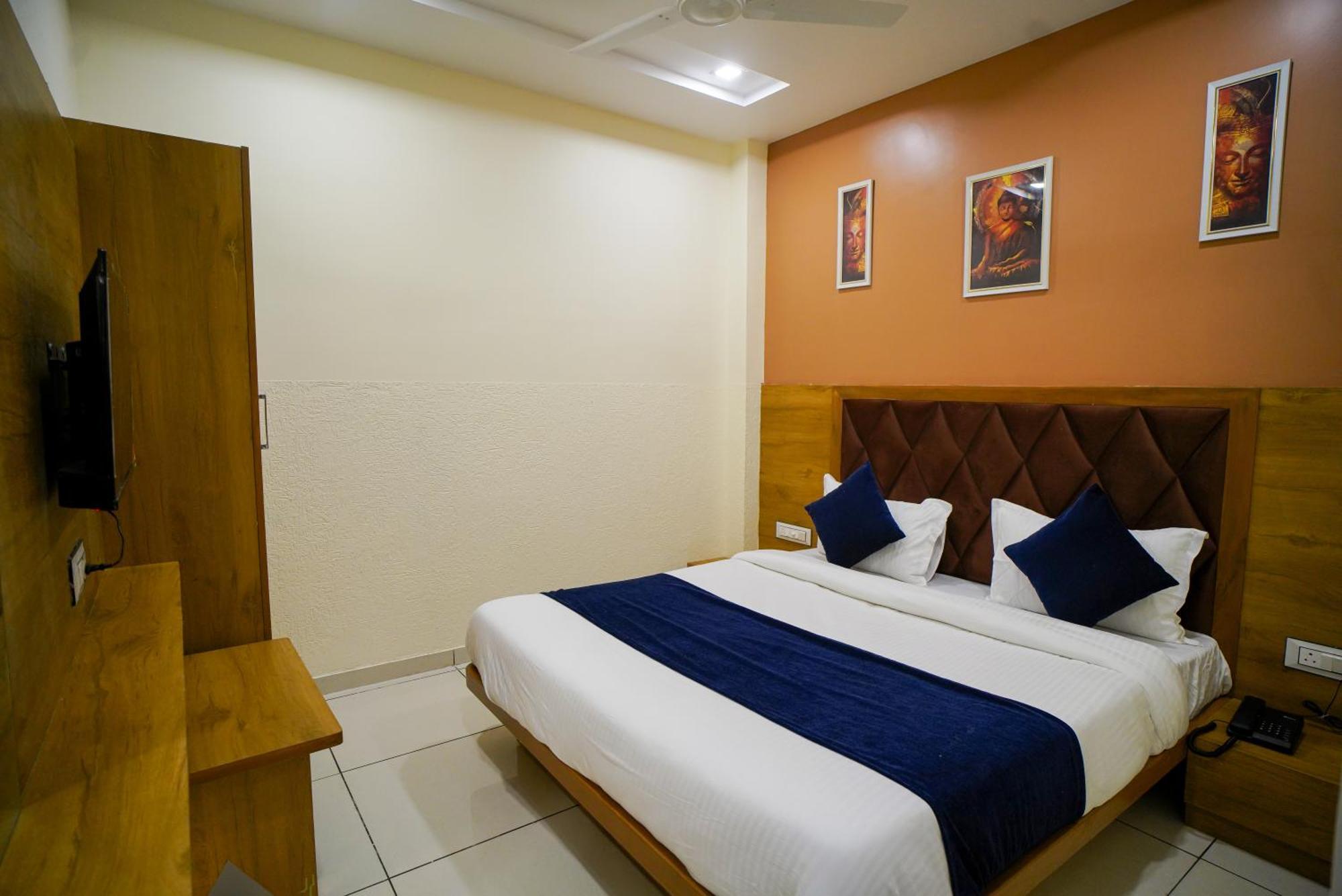 Hotel Suncity Ahmedabad Eksteriør billede