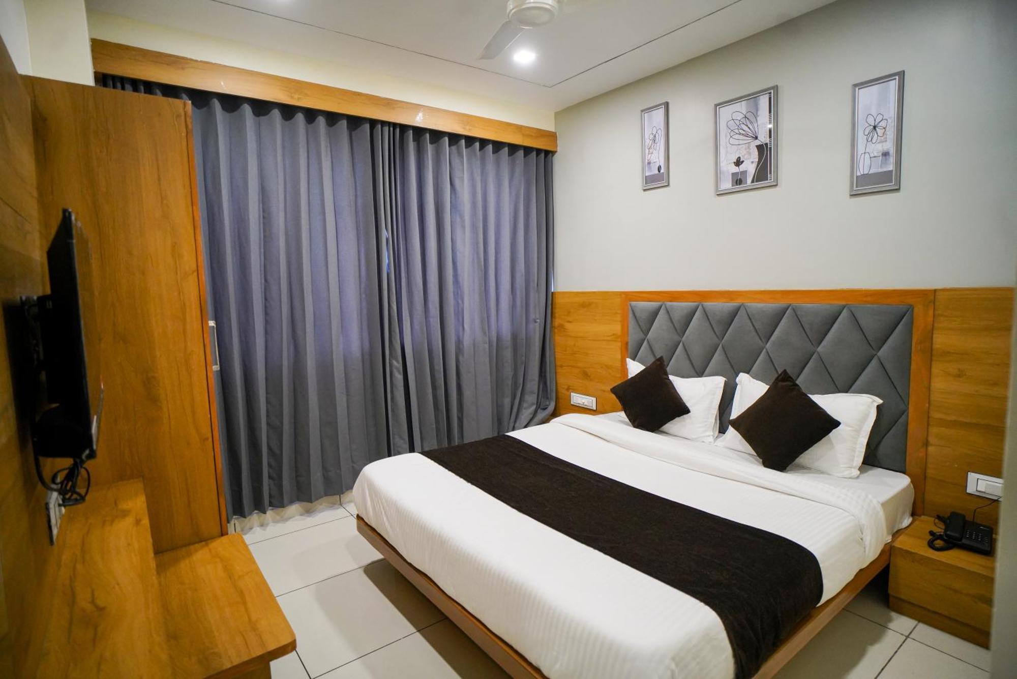 Hotel Suncity Ahmedabad Eksteriør billede