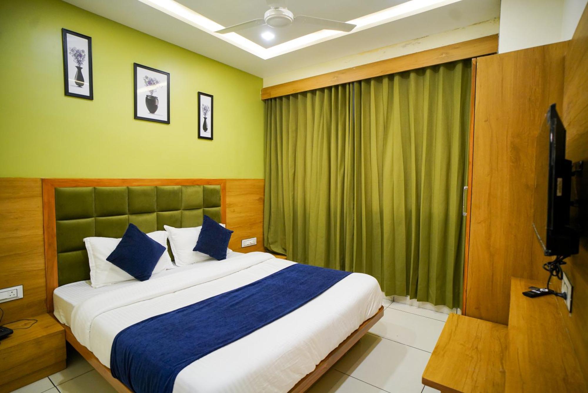 Hotel Suncity Ahmedabad Eksteriør billede