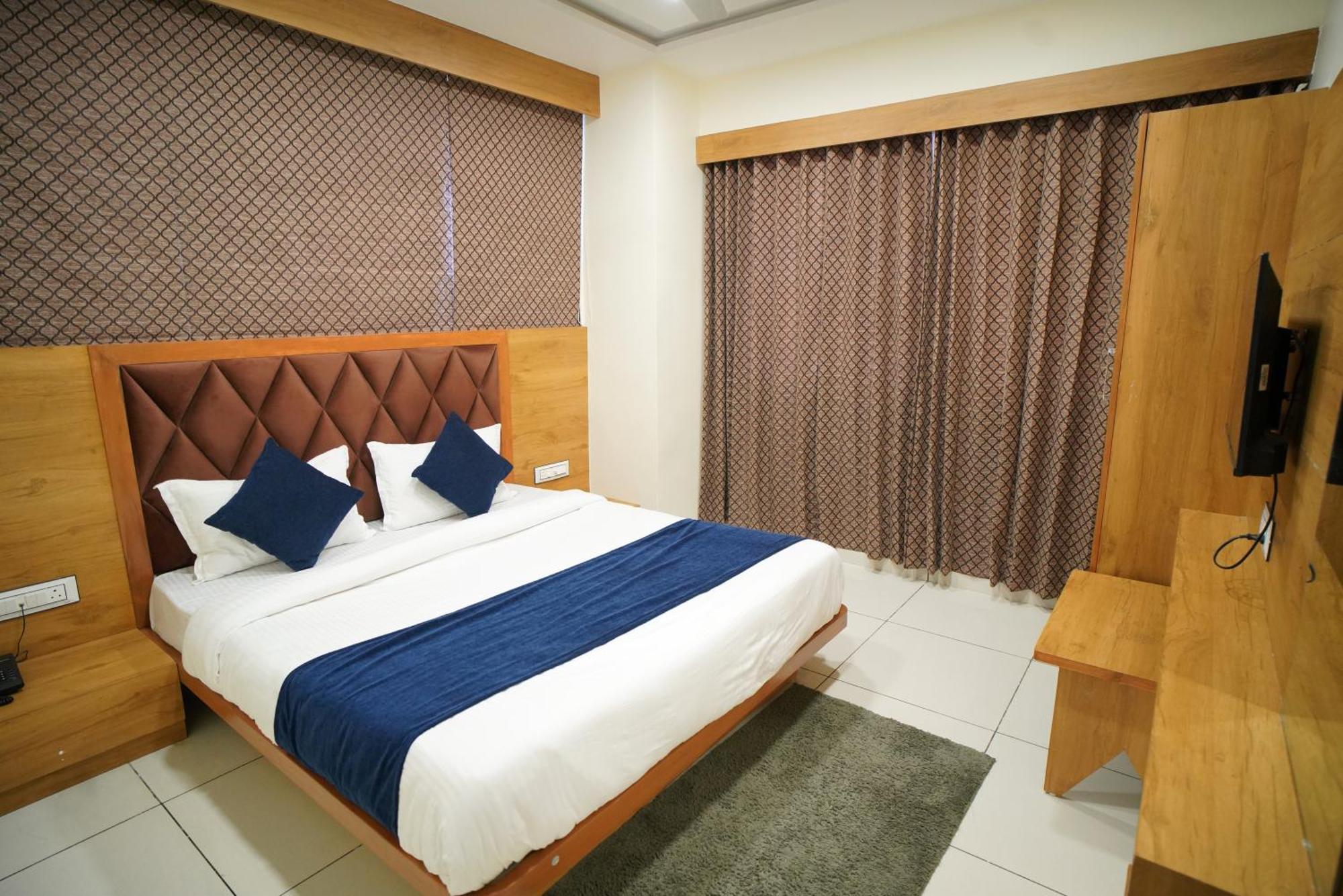 Hotel Suncity Ahmedabad Eksteriør billede